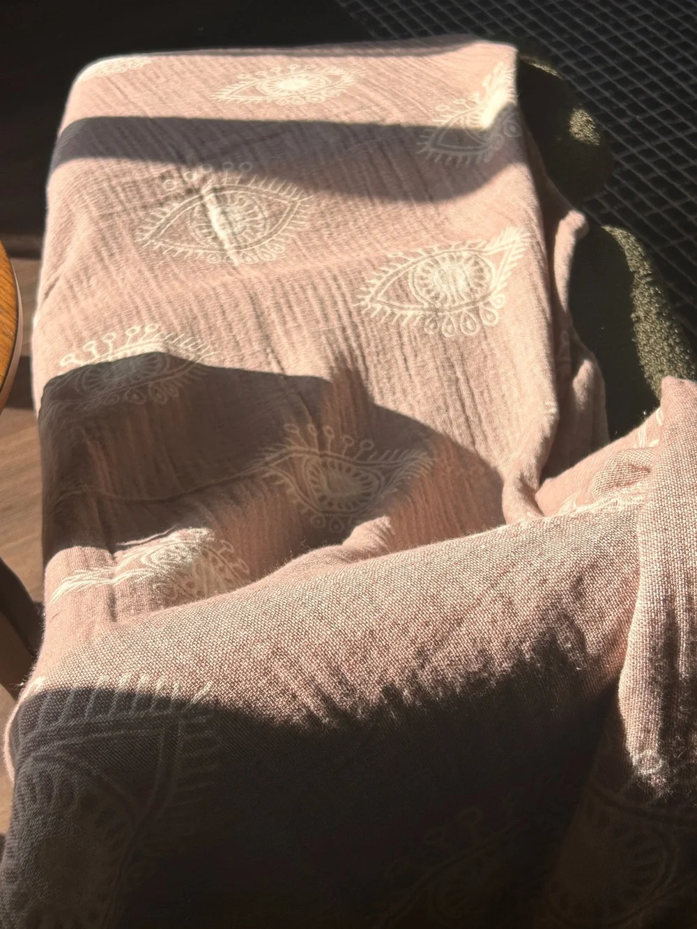 Woven Never Printed Luxury M Fabulous Eyes 100% Turkish Cotton Towel NEW